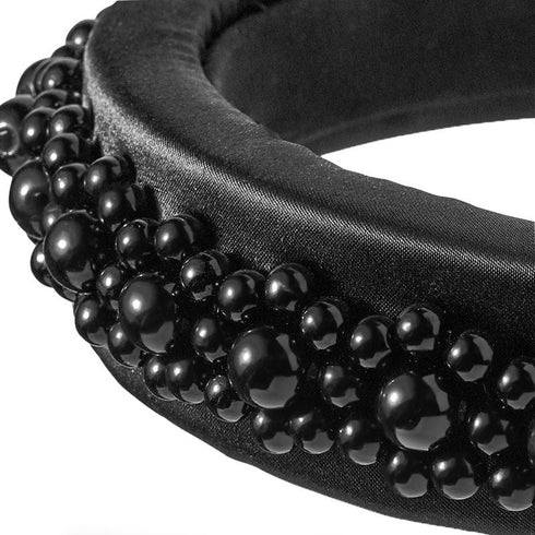 Serre-tête padded en satin et perles noires Daniela